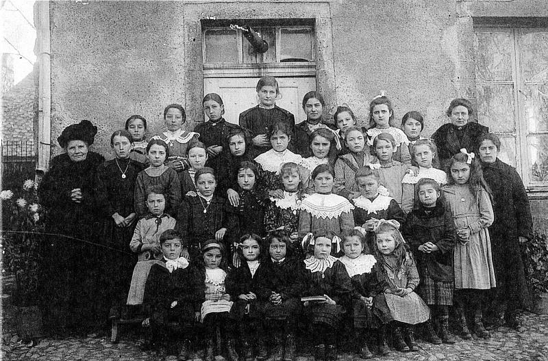  Ecole (escòla) libre ou privée des filles, dite « Ecole du couvent » (Escòla del convent), 1910-1915
