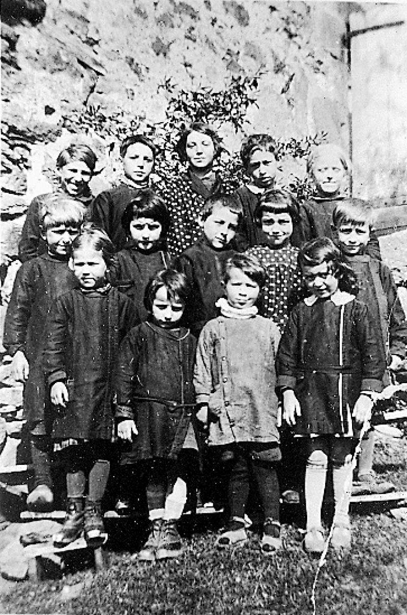 Ecole (escòla) mixte, au Cayrel, 1934