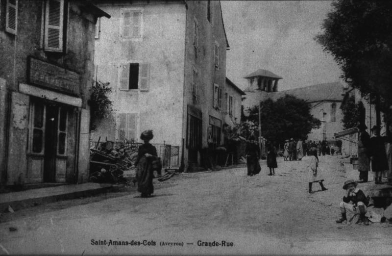 Saint-Amans-des-Cots (Aveyron) - Grande-Rue 