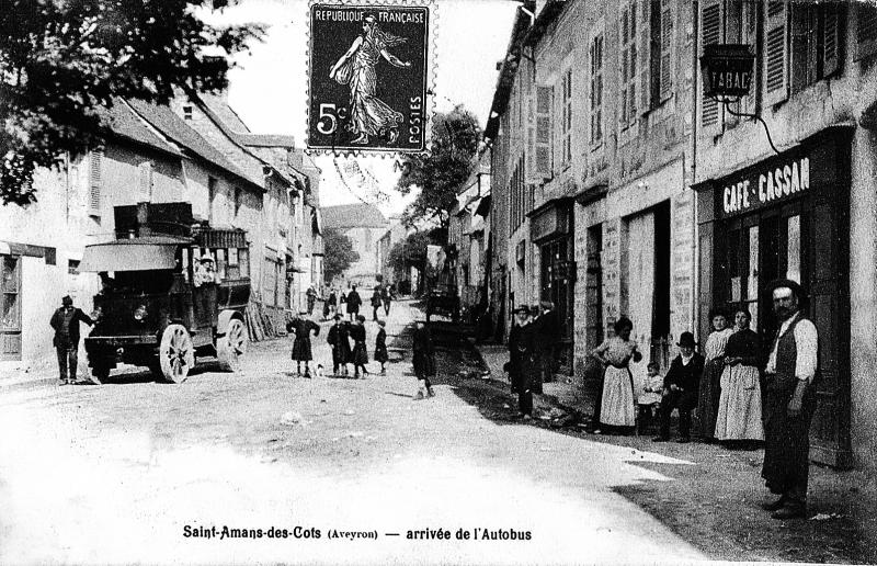 Saint-Amans des Cots (Aveyron) - arrivée de l'Autobus