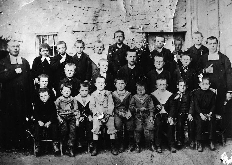 Ecole (escòla) libre ou privée des garçons, 1898