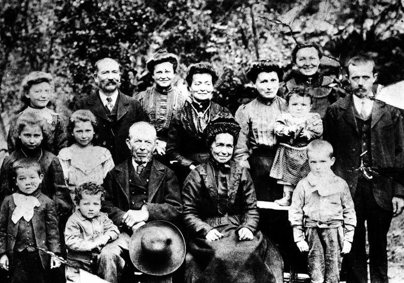 Familles Bruel, Lattes et Rieu, à Lanau de Banhars, 1910
