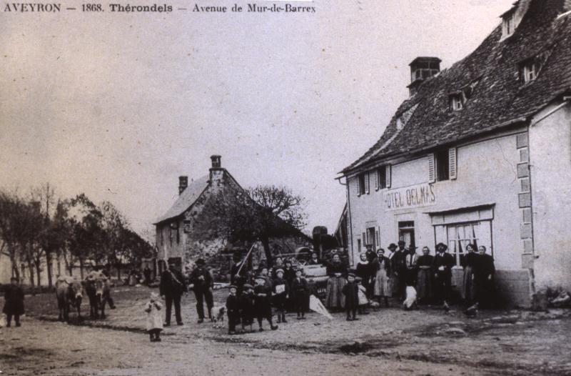 AVEYRON - 1868. Thérondels - Avenue de Mur-de-Barrez [vers 1920]