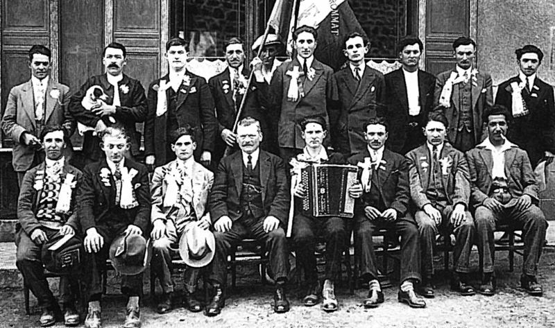 Conscrits et accordéoniste (acordeonista), 28 mai 1931