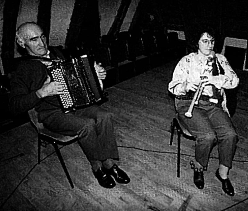 Duo mixte cabrette (cabreta) accordéon (acordeon), à la grange de Pleau