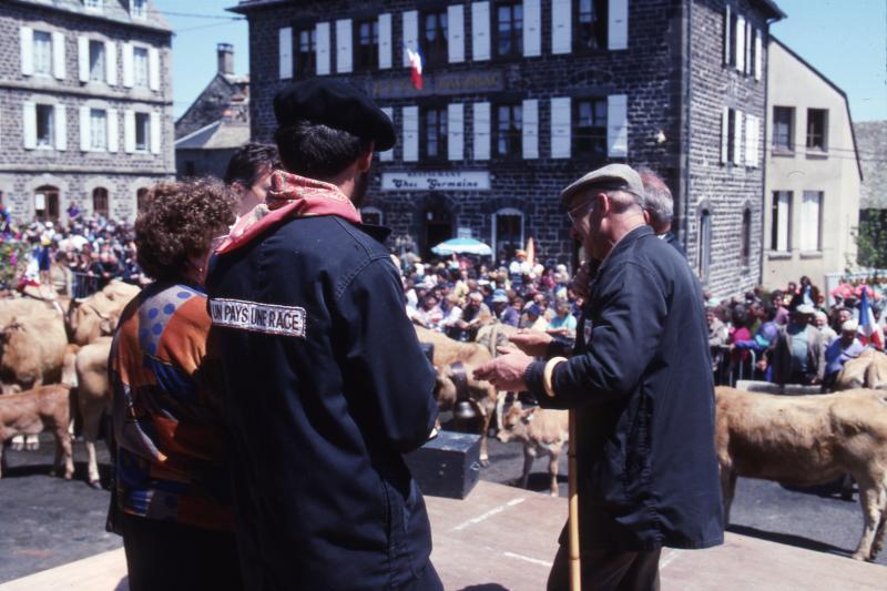 Fête de la transhumance, à Aubrac, mai 1993