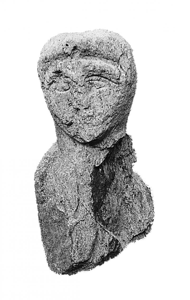 Figuration humaine en schiste de la période celte (rutena), de Miramont, septembre 1992