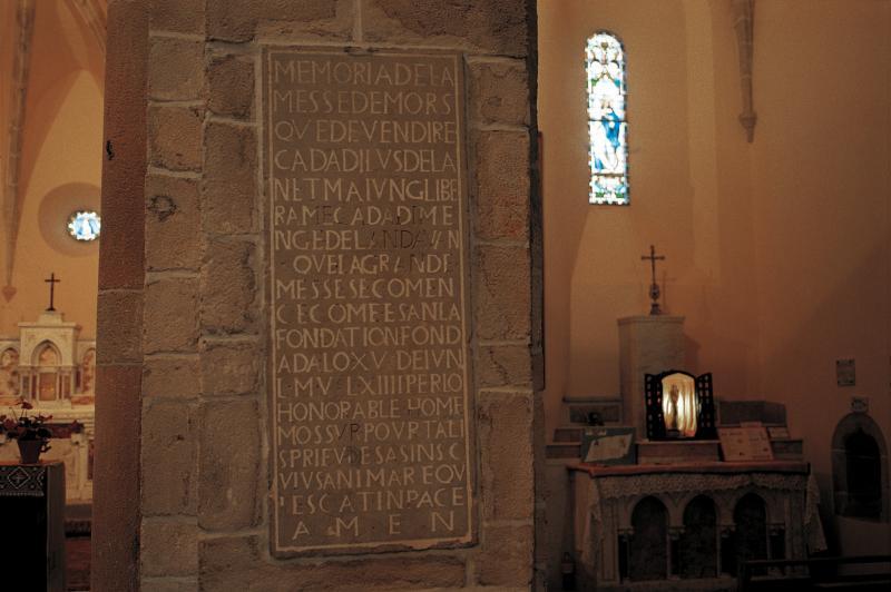Inscription en latin et en occitan historiée du 15 juin 1564 et bras reliquaire de sainte Marthe, mai 1992
