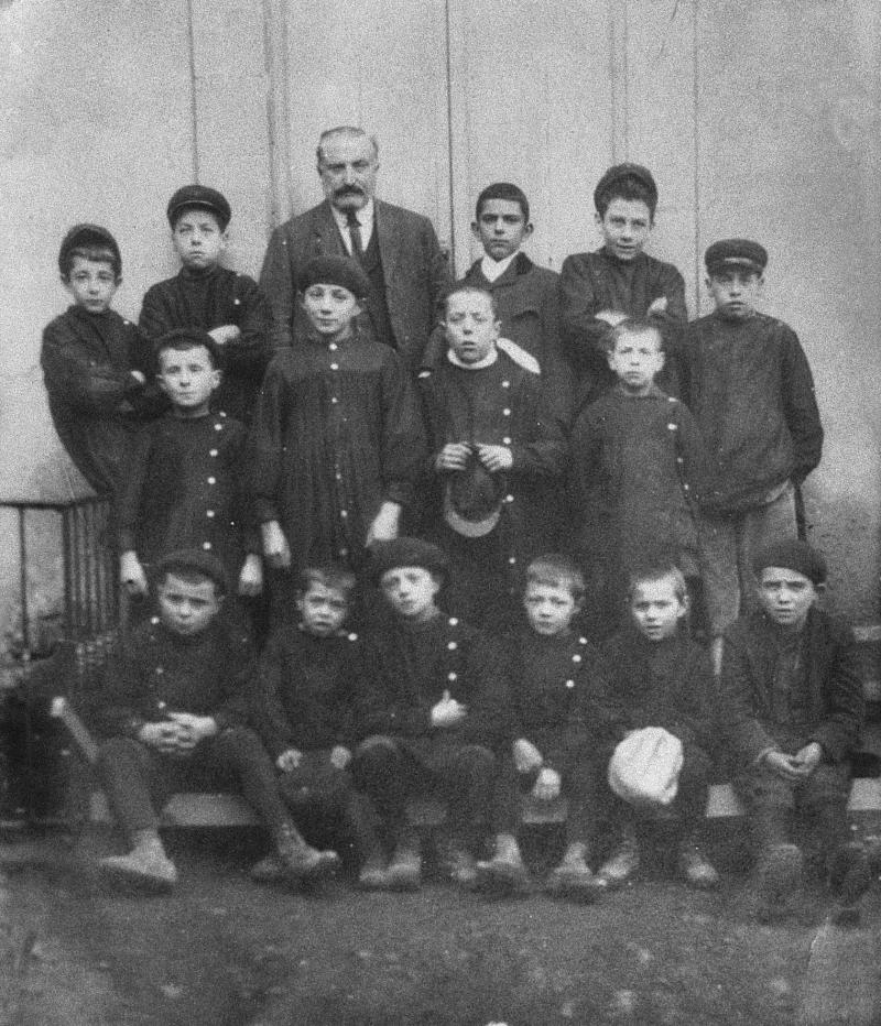 Ecole (escòla) des garçons, 1922