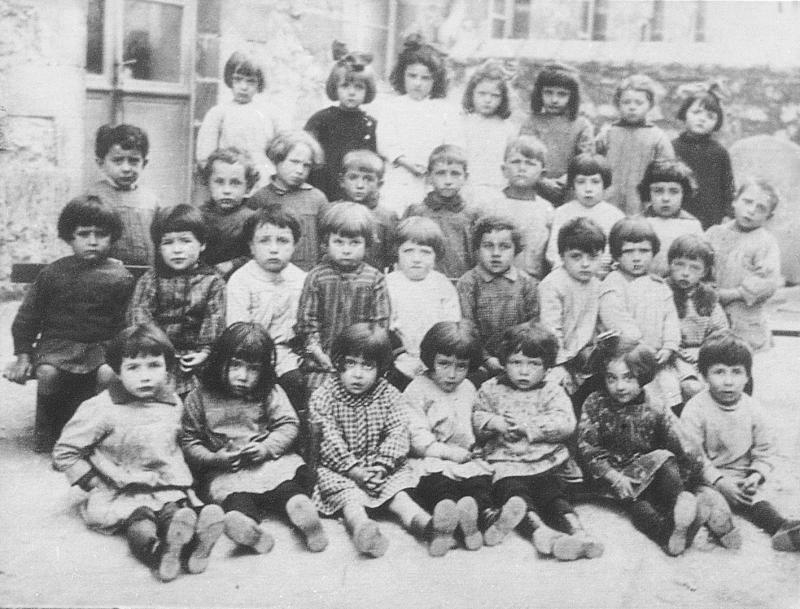 Ecole (escòla) des filles, 1925