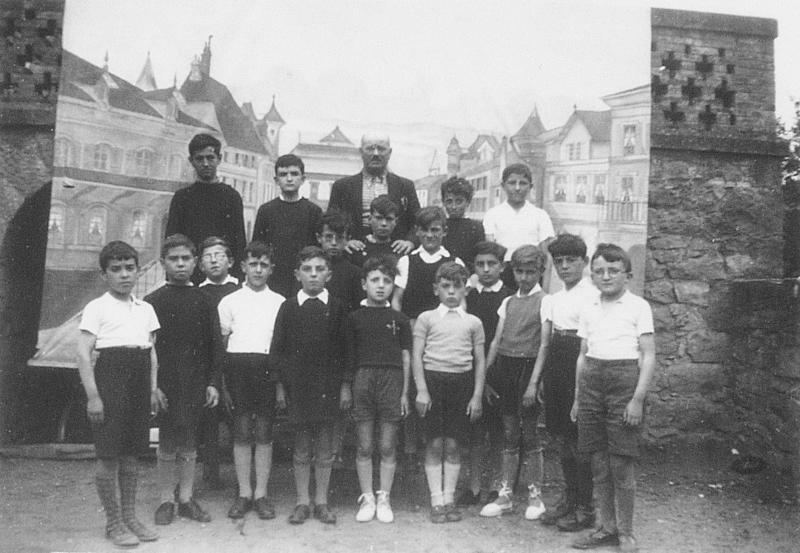 Ecole (escòla) des garçons, 1938