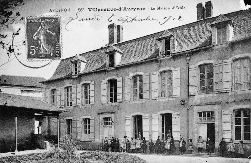  AVEYRON - 965 Villeneuve-d'Aveyron - La Maison d'Ecole