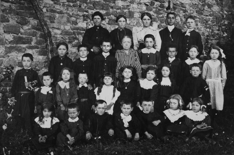Ecole (escòla) publique mixte, à Gaurels, vers 1917