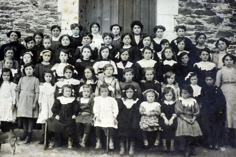 Ecole (escòla) publique et cours supérieur des filles, 1912-1913