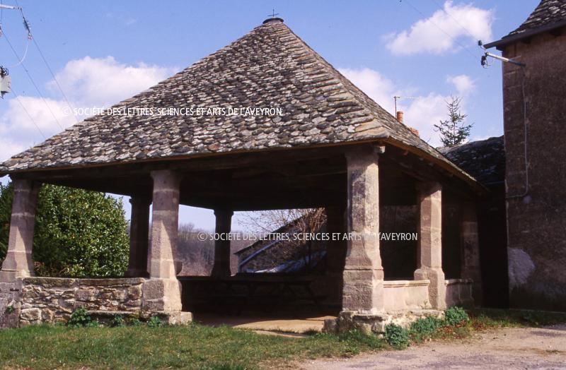 Halle (lòtja) ou oratoire (orador, oratòri), à Naves, 10 mars 1952