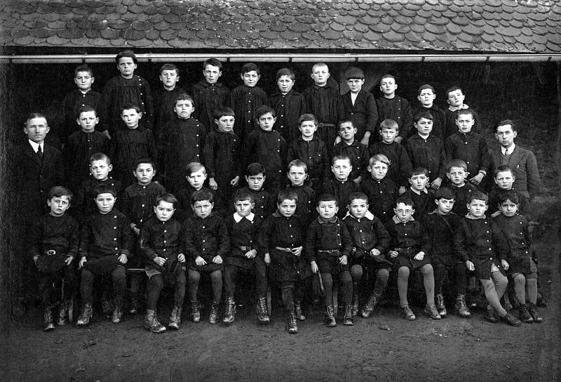 Ecole (escòla) des garçons, 1931-1932