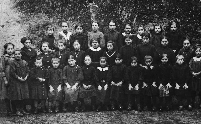 Ecole (escòla) des filles, 1914