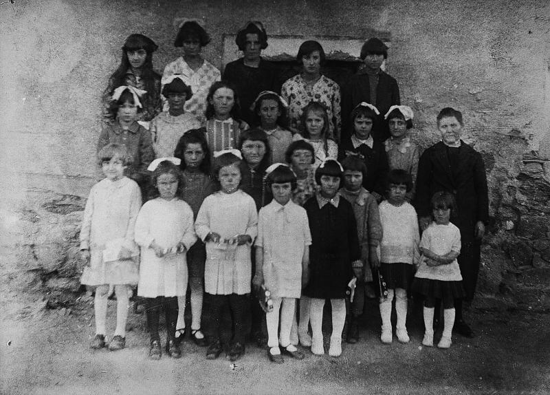 Ecole (escòla) des filles, à  Naves, 1929