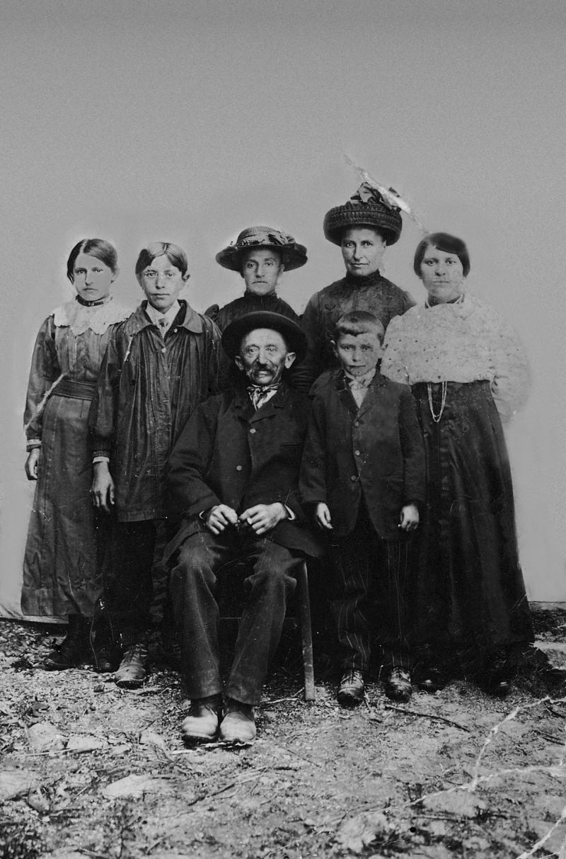 Famille, aux Martres de Combrouze, 1914