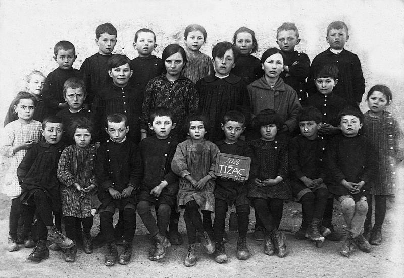 Ecole (escòla) mixte, à Tizac, 1928