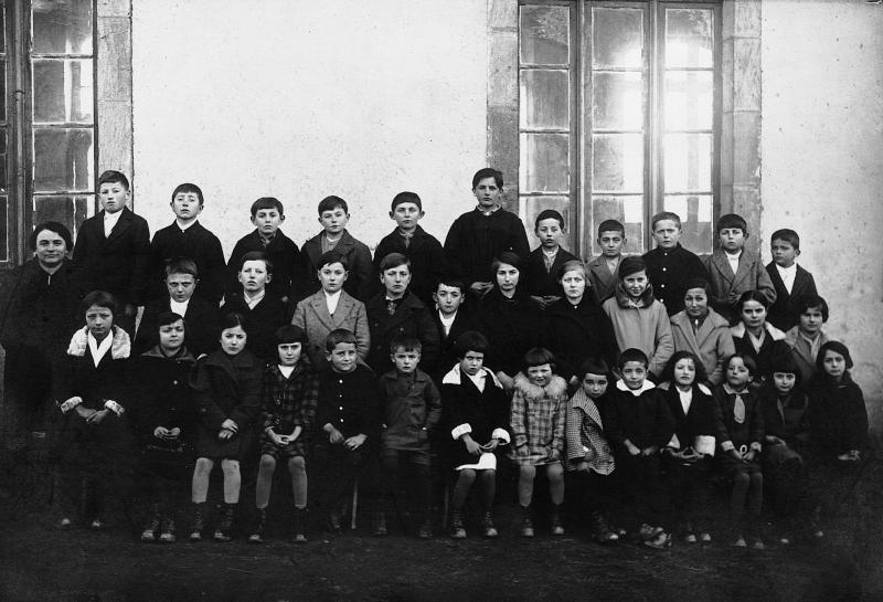 Ecole (escòla) mixte, à Tizac, 1932-1933
