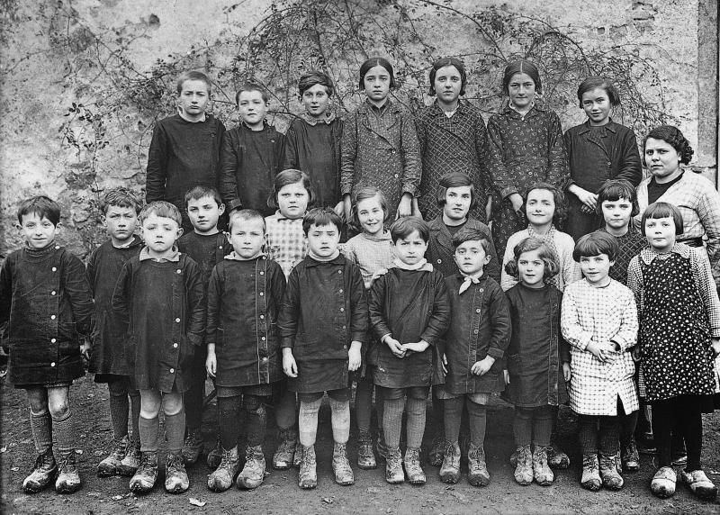 Ecole (escòla) mixte, à Pezet, 1936-1937