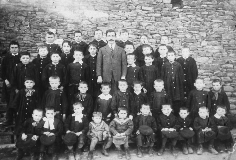 Ecole (escòla) des garçons, à Magrin, 1920