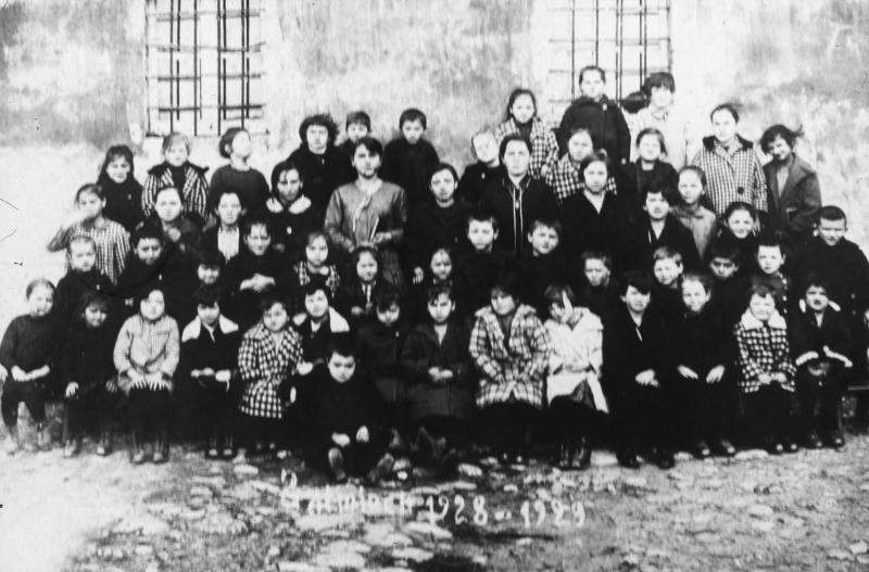Ecole (escòla) mixte, 1928-1929