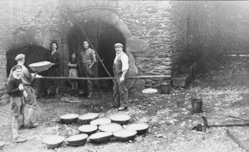 Temps de pause avant enfournage du pain, à Violelle, 1943